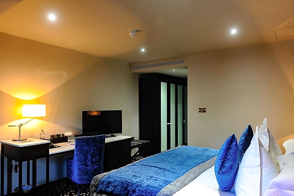 DoubleTree by Hilton Belfast City Ten Square