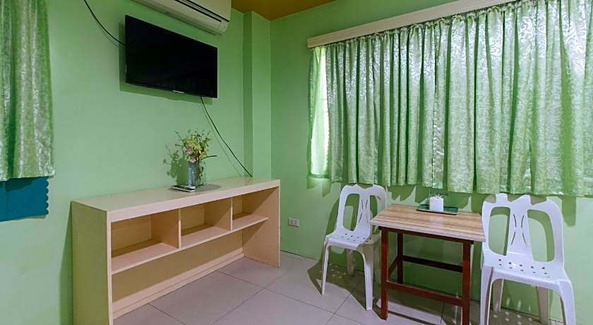 CM Apartelle Iloilo International Airport by RedDoorz