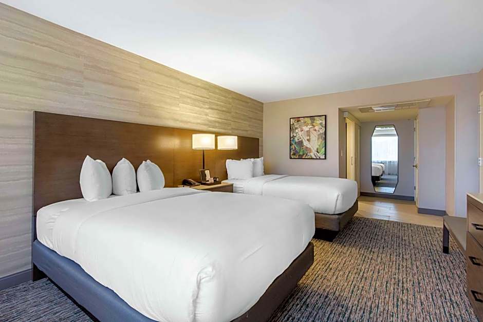 DoubleTree by Hilton Perimeter Park