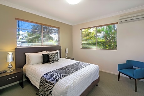 Apartment - 2 Rooms 3 Beds, Non-Smoking, Superior Room, Cable Tv, Pillowtop Bed, Air-Conditioned, Fu