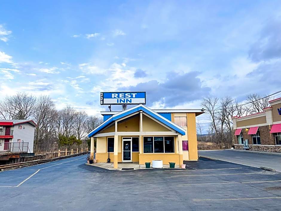 Photo 1 of 8 of Utica Rest Inn