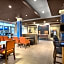 Holiday Inn Express & Suites - Fayetteville South