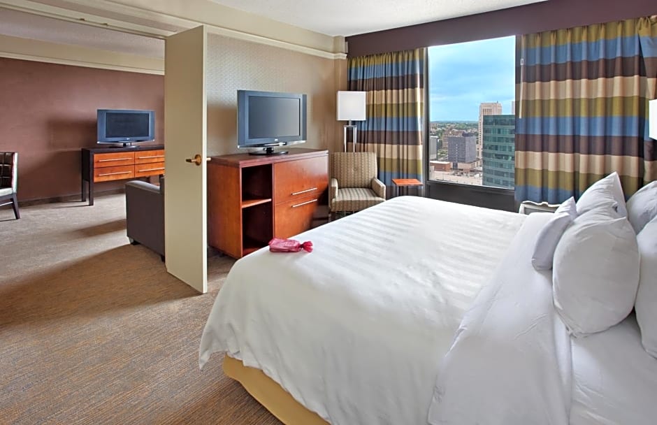 Crowne Plaza Hotel Kansas City Downtown