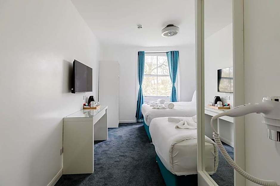 Palace Court Hotel
