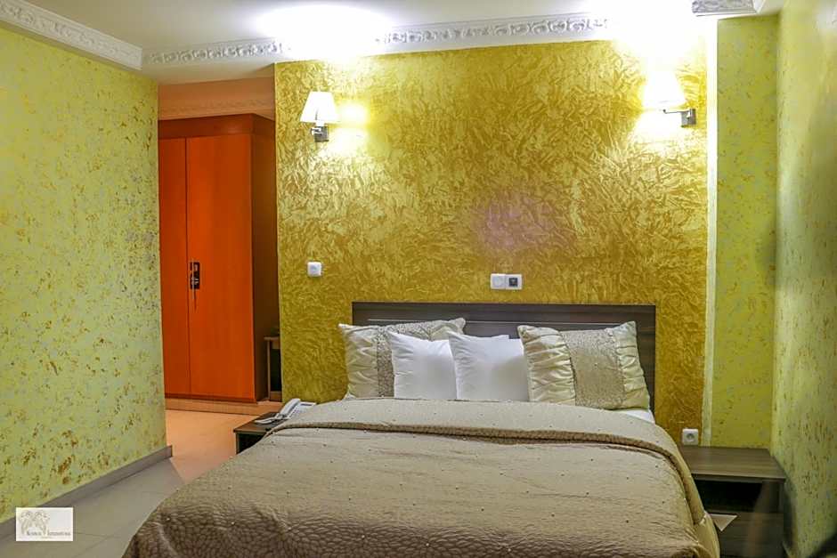 Noubou International Hotel AKWA