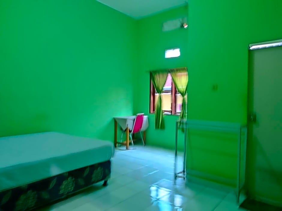 OYO 93411 Syariah Hotel Tomborang