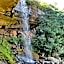 Montusi Mountain Lodge