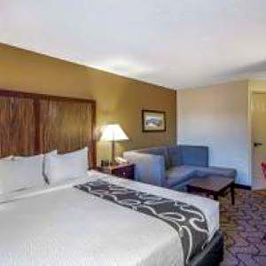 Oakland Airport Arena Hotel