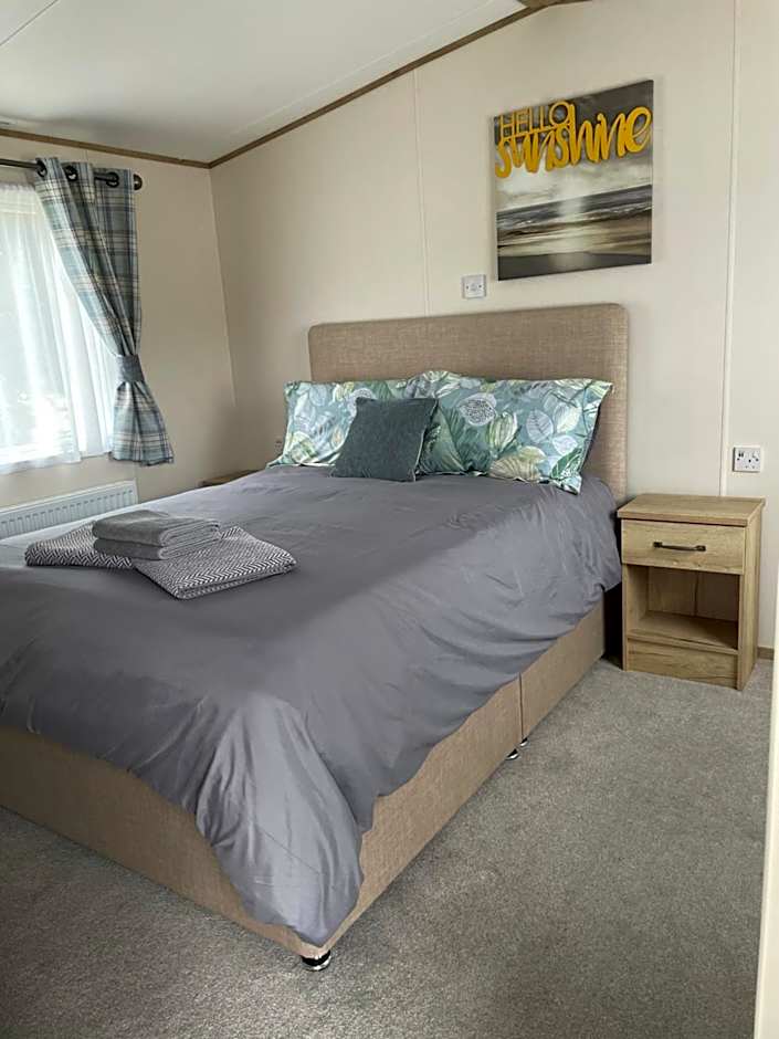 Emma's Pad at Hoburne Naish - New Forest - Wheel chair Accessible with wetroom and ramp