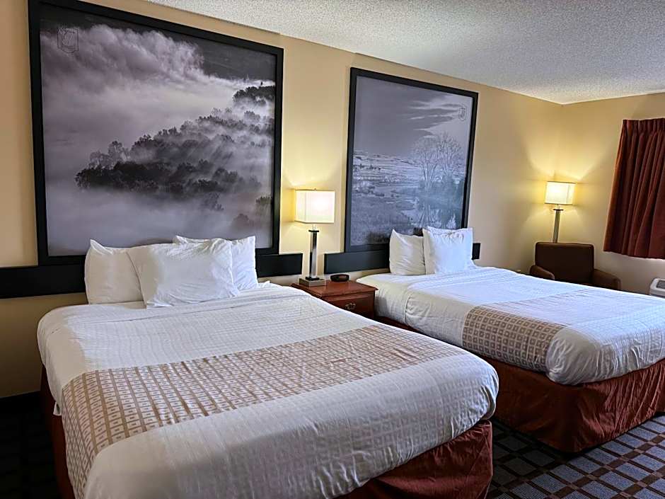 Super 8 by Wyndham Mason City