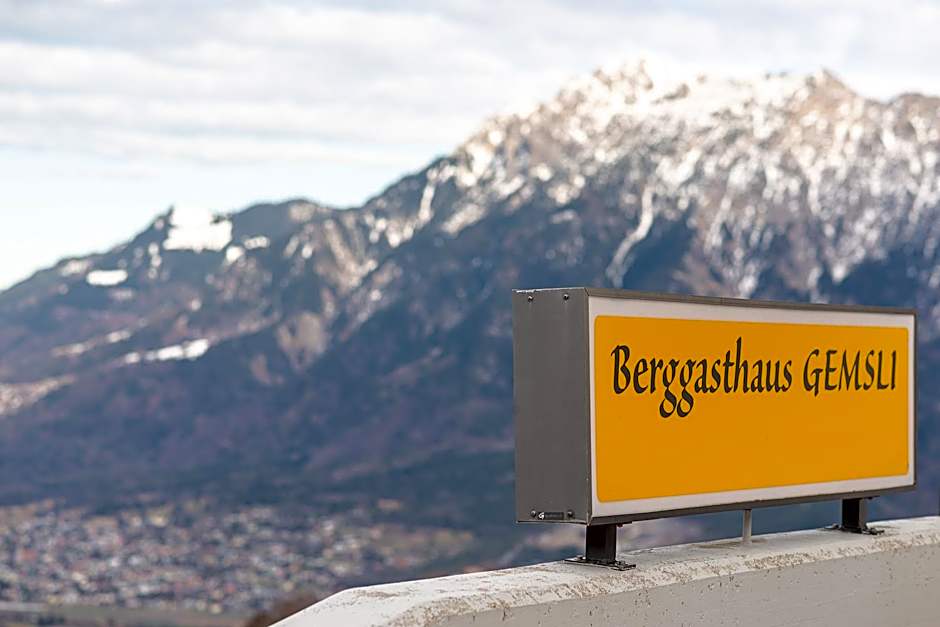 Aparthotel-Almgasthaus Gemsli - A bisal Österreich überm Schweizer Rheintal