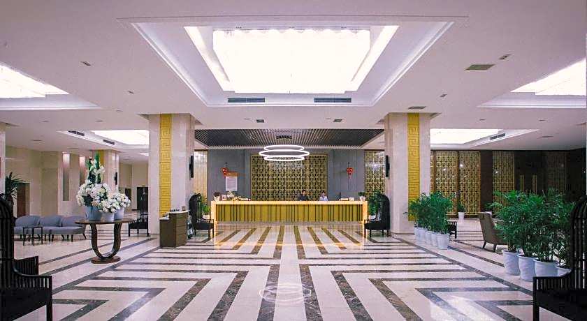 Muong Thanh Luxury Nhat Le Hotel