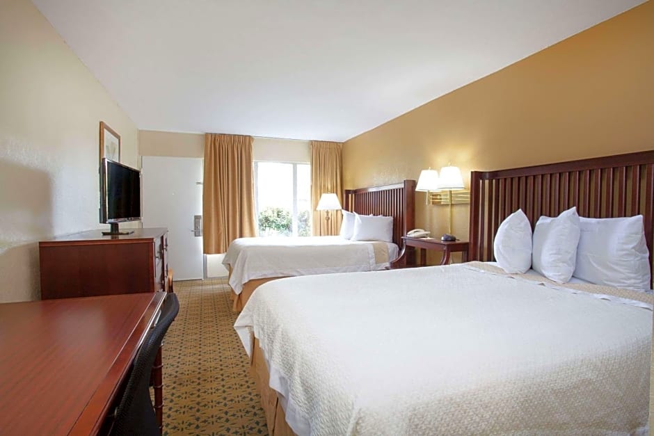 Days Inn by Wyndham Daytona Beach Speedway