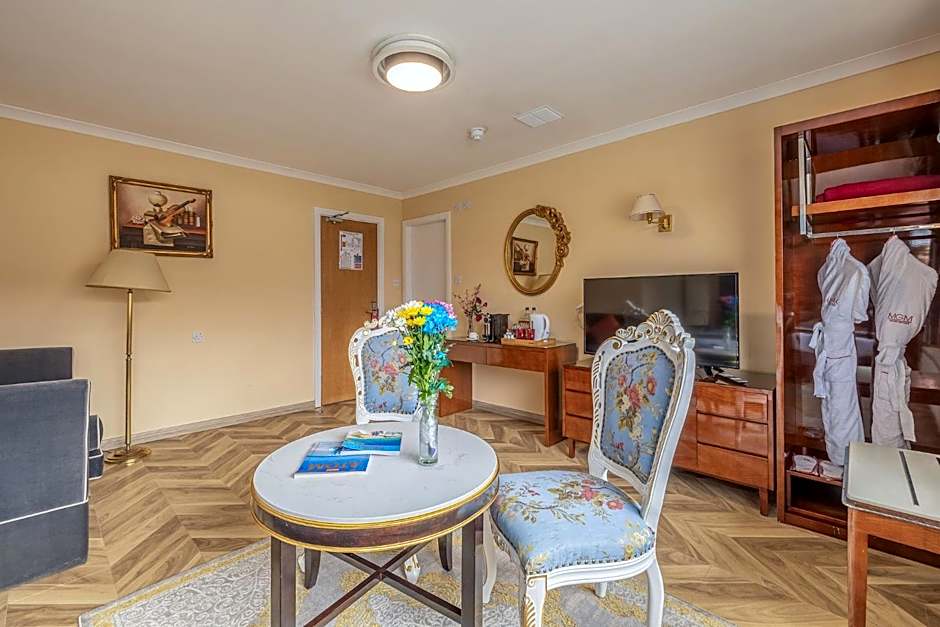 Muthu Fort William Hotel