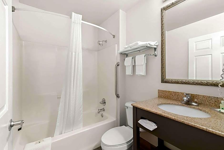 Quality Inn Merrimack - Nashua