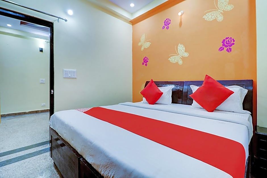 Hotel O Palace At Seventy Two Near Iskcon Temple Noida