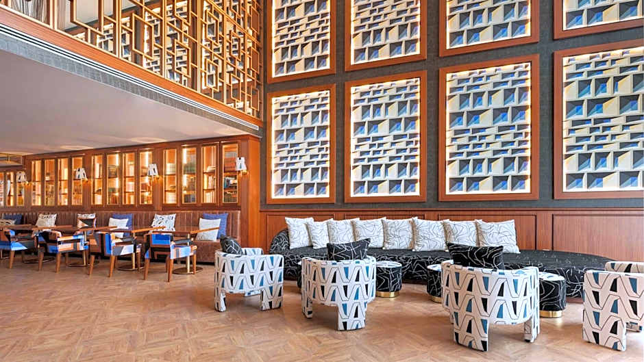 Wine & Books Porto Hotel