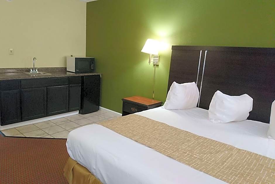 Travelodge by Wyndham Knoxville East
