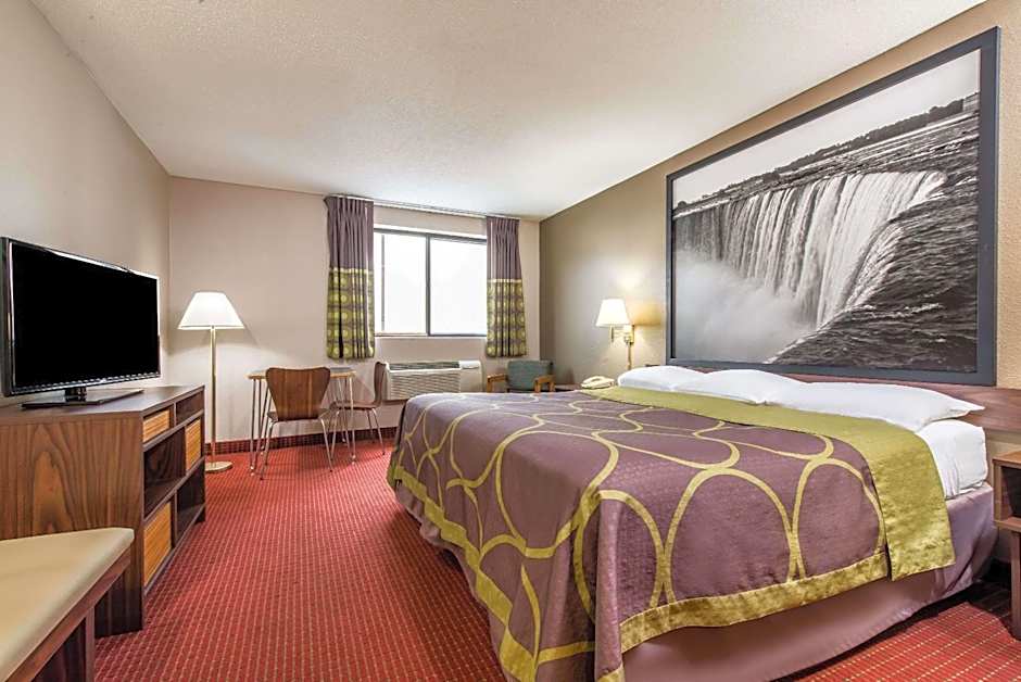 Super 8 by Wyndham Niagara Falls