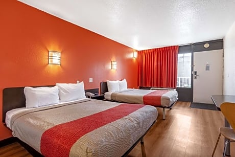 Queen Room with Two Queen Beds - Disability Access - Roll In Shower