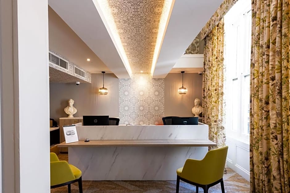 Byron Hotel