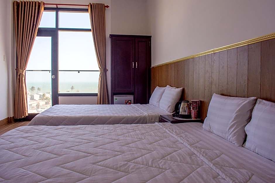 MOON HOTEL
