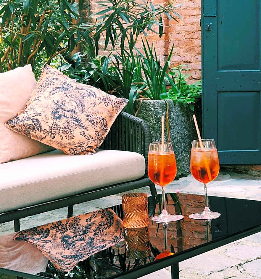 Dandelion Como Suites & Park