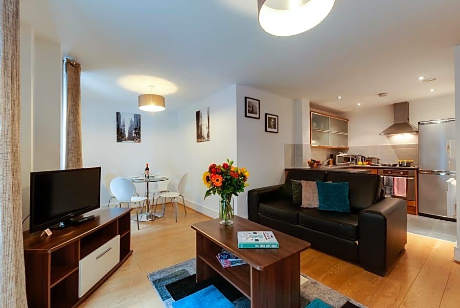 Base Serviced Apartments - Cumberland Street