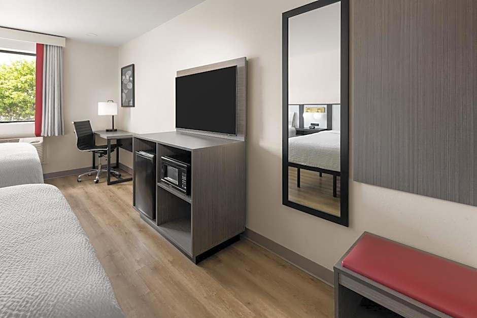 Ramada by Wyndham York Harrisburg Hersey