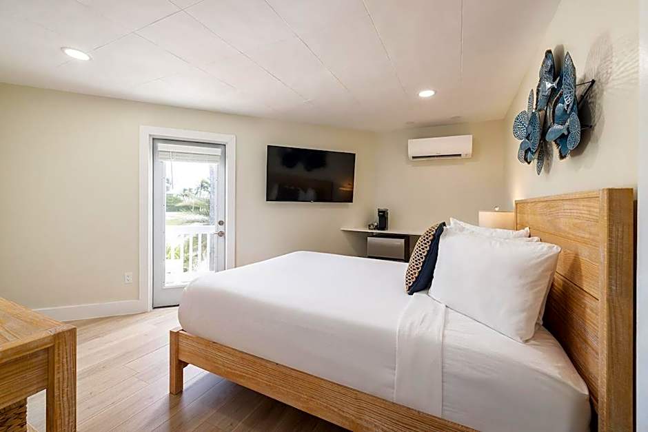 Conch Key Fishing Lodge & Marina