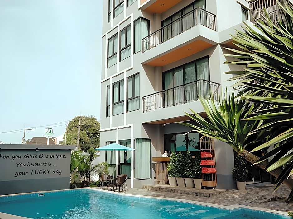 The Lucky Beach Ao Nang