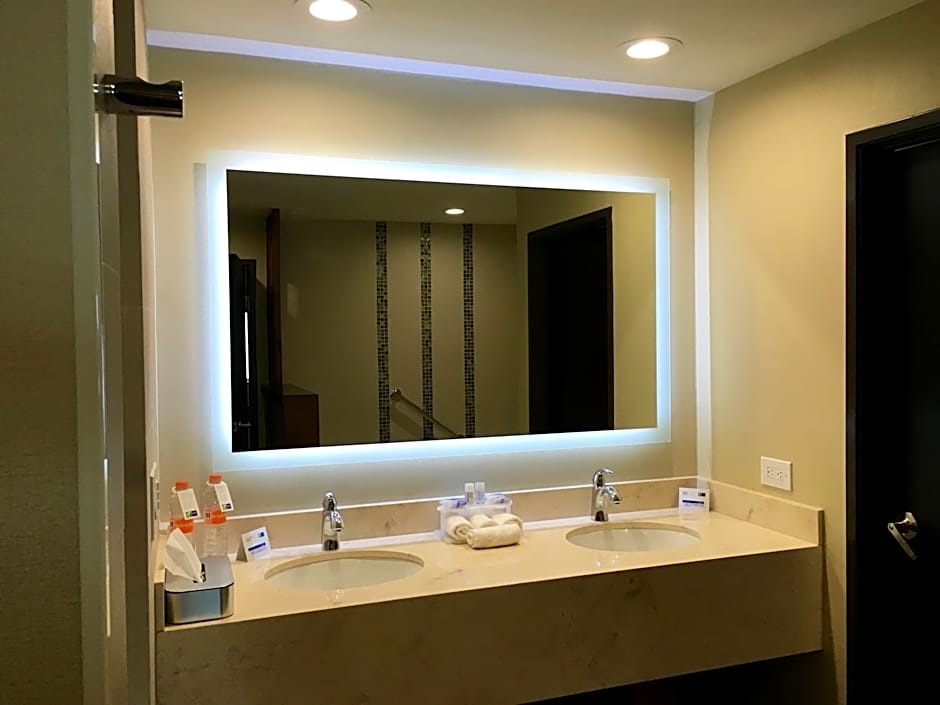Holiday Inn Express & Suites Mexicali By IHG