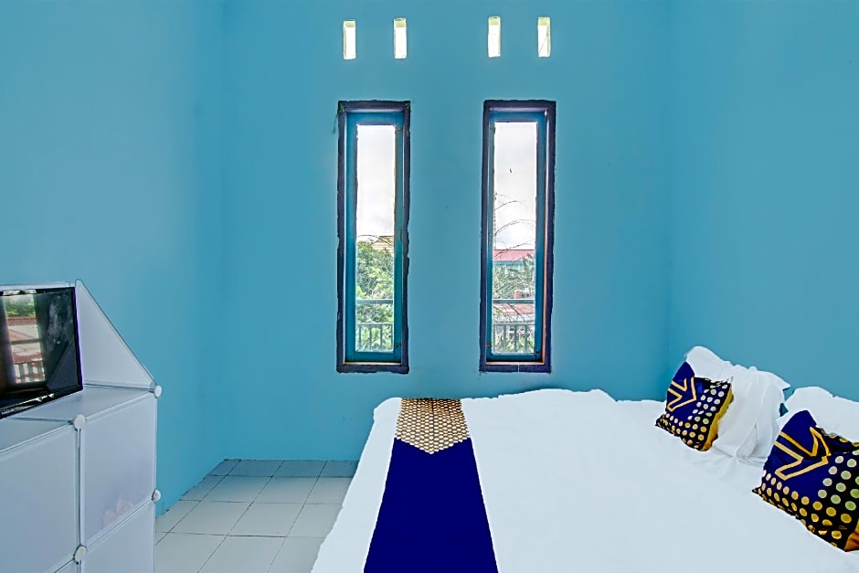 SPOT ON 91918 Najla Guest House Syariah