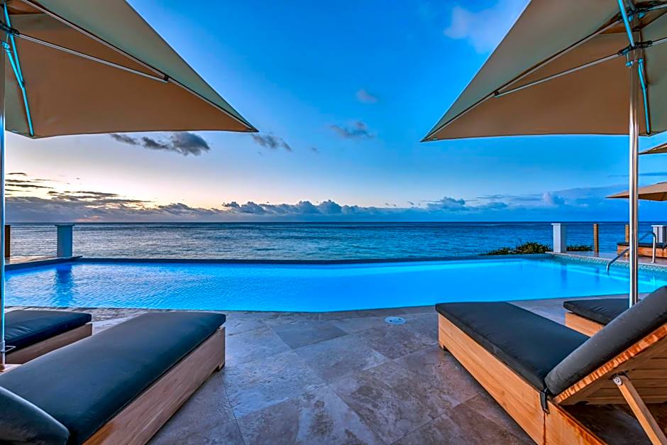 The Loren at Pink Beach