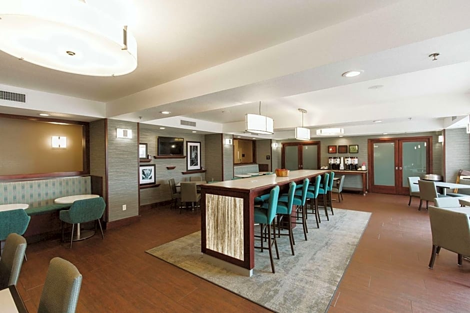 Hampton Inn By Hilton Bismarck