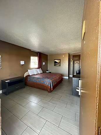 King Room - Non-Smoking