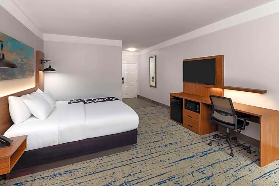 La Quinta Inn & Suites by Wyndham Angleton