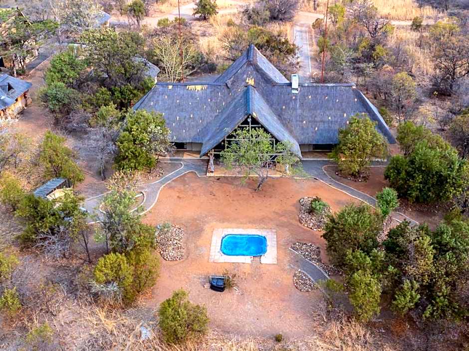 Zebula Golf and Wildlife Estate - Porcupine Strolling Pax 8 - Moi Signature Luxury villa