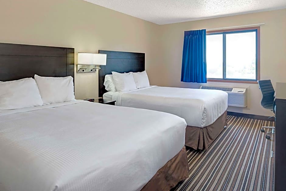 Super 8 by Wyndham Omaha I-80 West