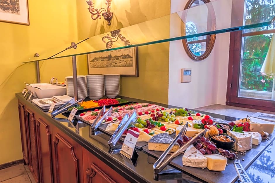 Hotel Schloss Weikersdorf