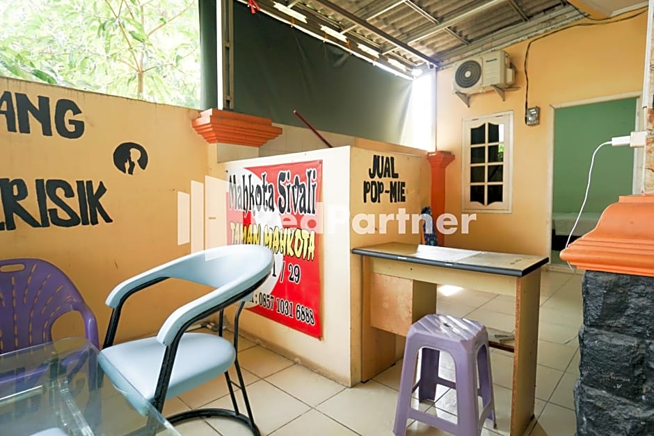 Mahkota Sivali near Soekarno Hatta Airport Mitra RedDoorz