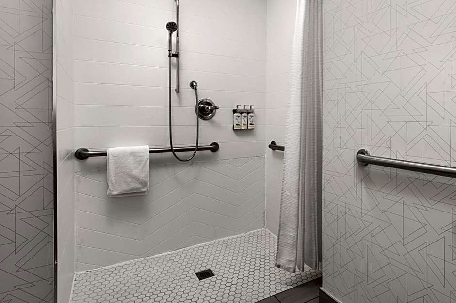 Holiday Inn Express Fresno River Park Highway 41 By IHG