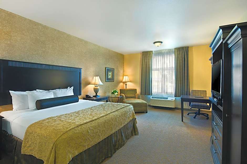 Oxford Suites Boise