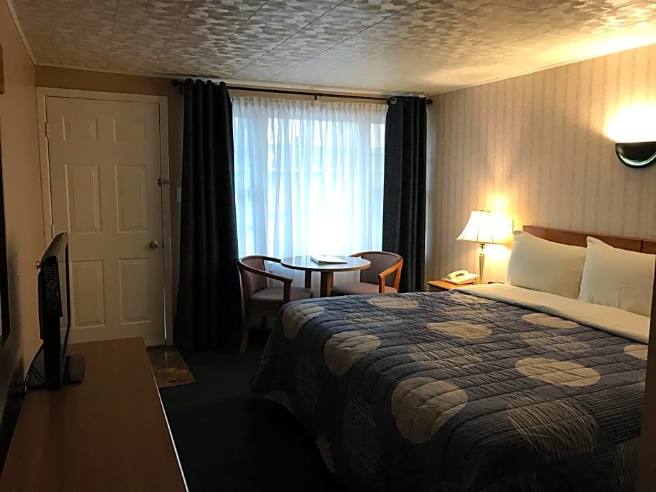 Moonlite Motel