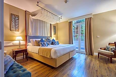 Suite with Balcony and Sea View