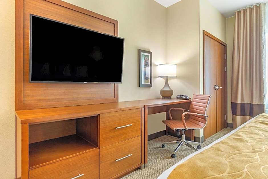 Comfort Inn & Suites Lakewood by JBLM