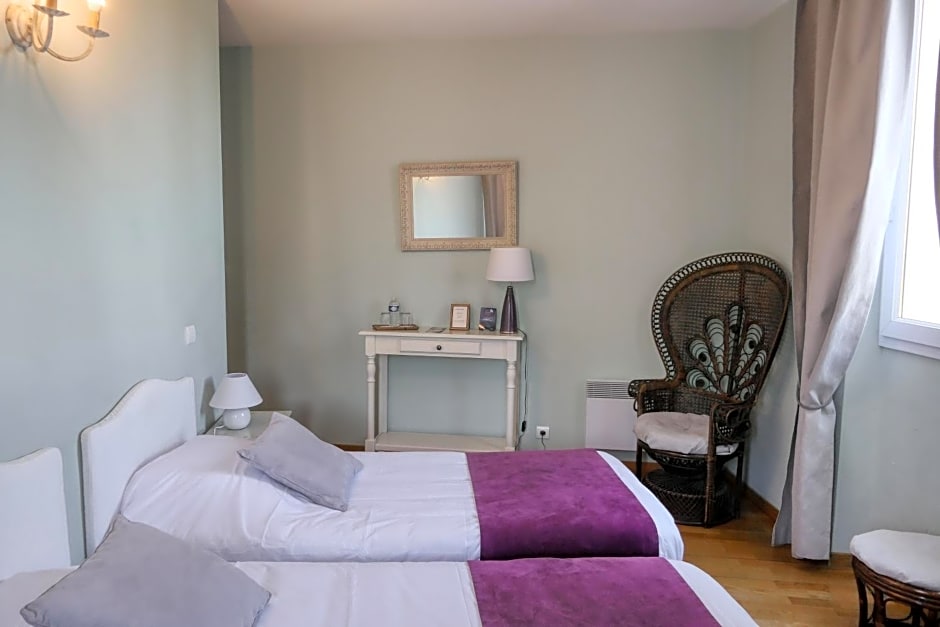 Logis Hotel La Bastide des Monges