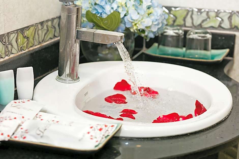 Diamond Legend Hotel