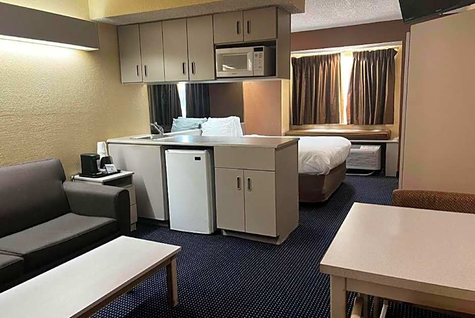 Microtel Inn & Suites By Wyndham Houston