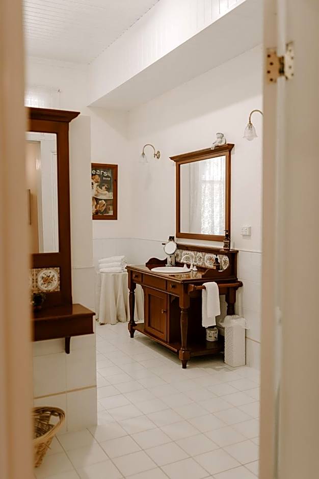 Abbey Boutique Hotel